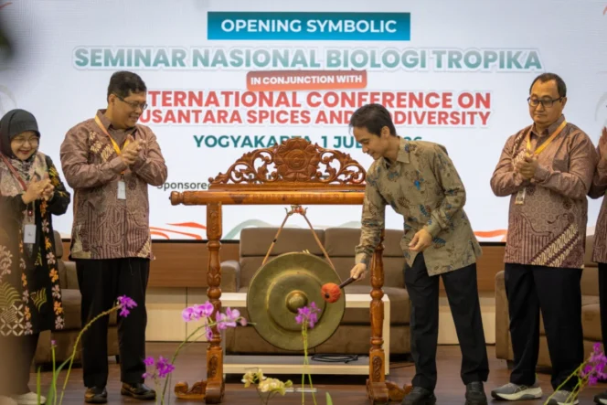 
					Revitalisasi Kejayaan Rempah Nusantara Melalui Riset Biodiversitas dan Inovasi Berkelanjutan di Era Global