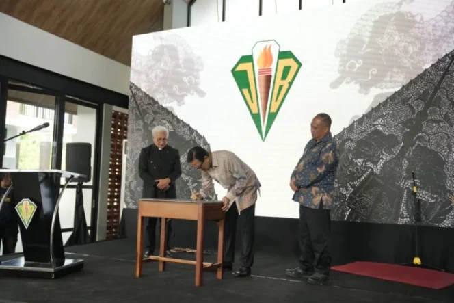 
					Sri Sultan Hamengku Buwono X Tegaskan Urgensi Ruang Pembentukan Karakter dalam Transformasi Pendidikan Berbasis Teknologi